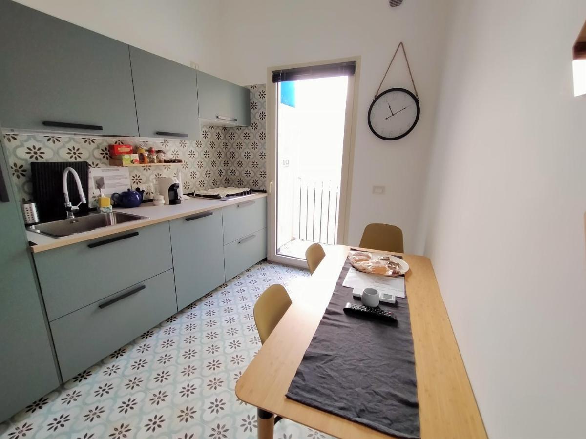 Sonnino Suite Jacuzzi Apartment Bari Exterior foto